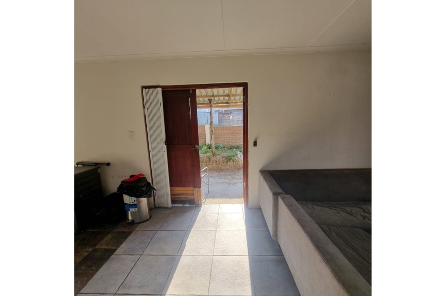 To Let 1 Bedroom Property for Rent in Cambridge Eastern Cape